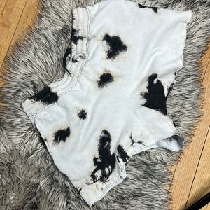 Woman’s small lounge set.